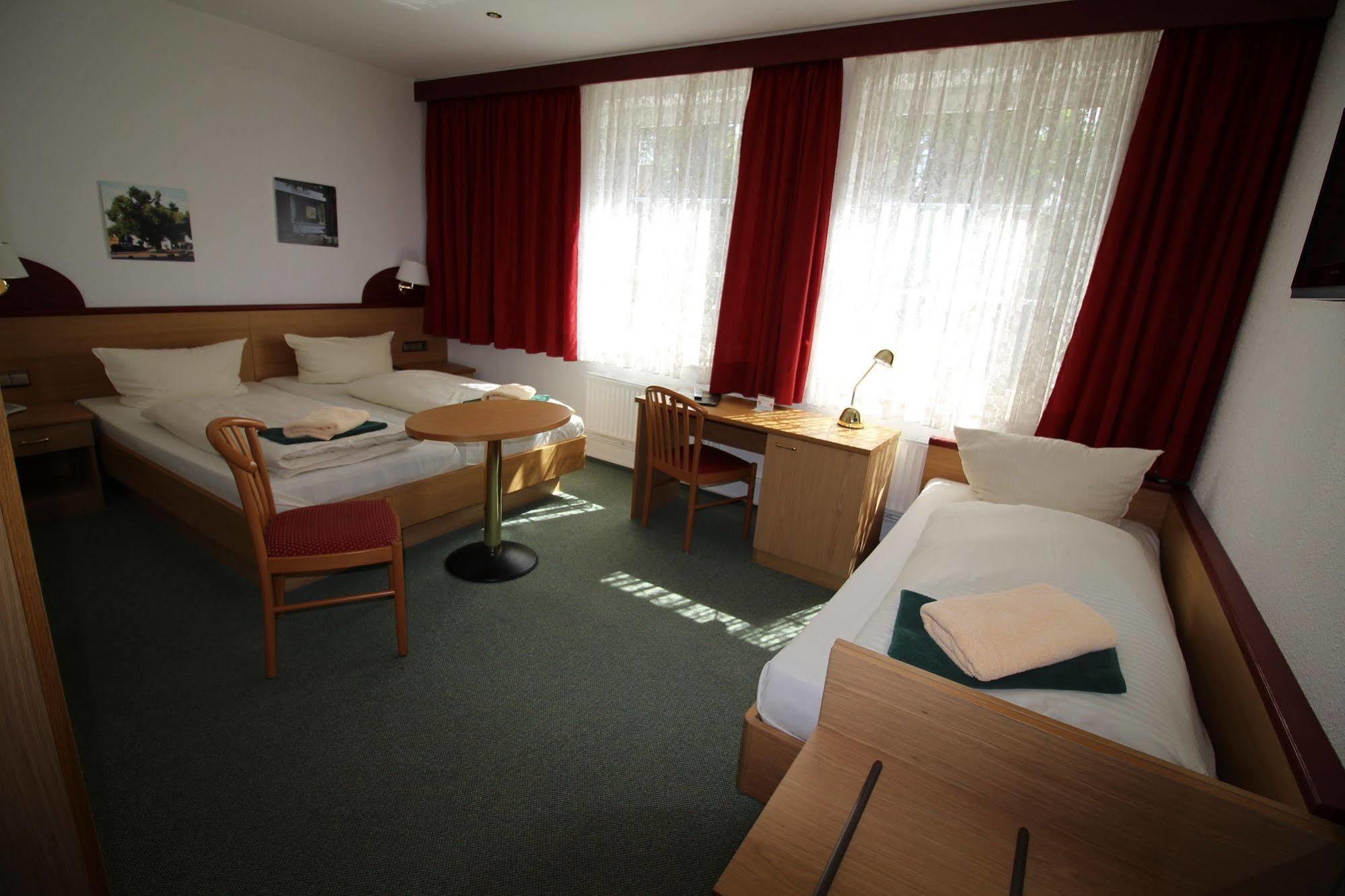 Hotel Carstens Bordesholm Eksteriør billede