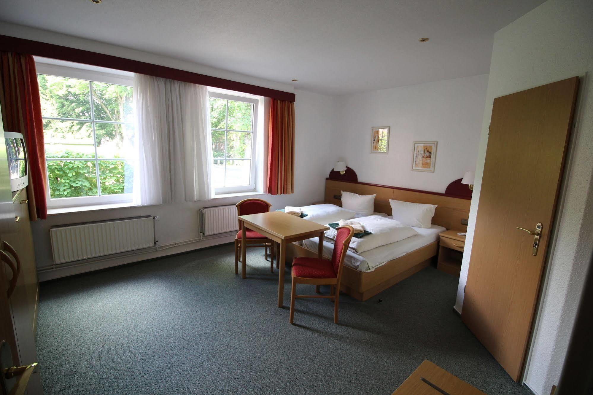 Hotel Carstens Bordesholm Eksteriør billede