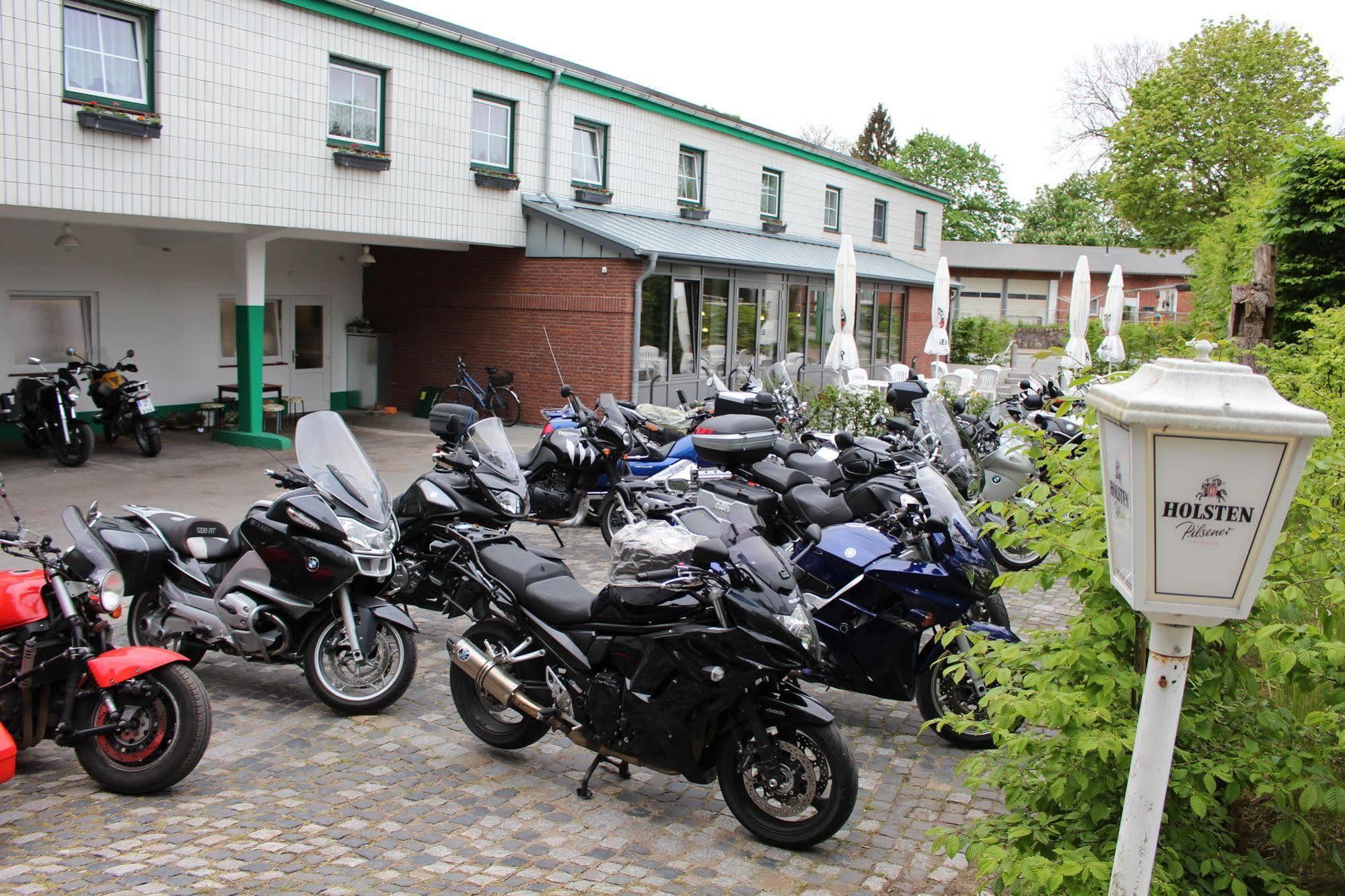 Hotel Carstens Bordesholm Eksteriør billede